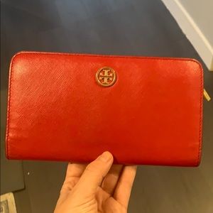 Great condition Tory Burch wallet